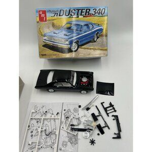 AMT Plymouth 1971 Duster 340 Plastic Car Model Kit 1/25 Built AMT1118M/12